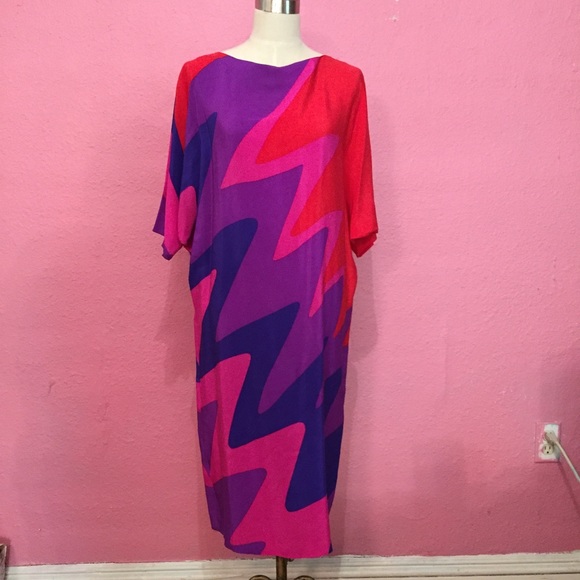 Flora Kung Dresses & Skirts - Vintage Flora Kung silk kimono sleeve dress